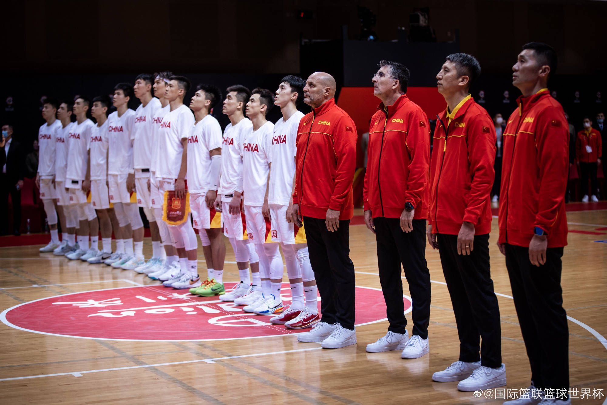 如果曼城能够赢得足总杯，我们将会成为六冠王，我喜欢六冠王，对于奖杯我是很贪婪的，我对我们在这么多年以来的工作方式感到高兴和满意。